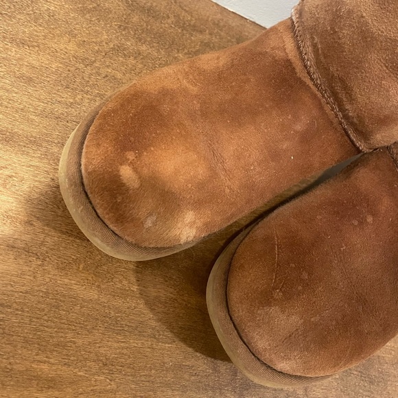 Classic short II chestnut Uggs - Picture 8 of 8